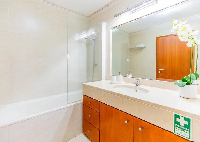 Ivory Breeze By Elysian Appartement